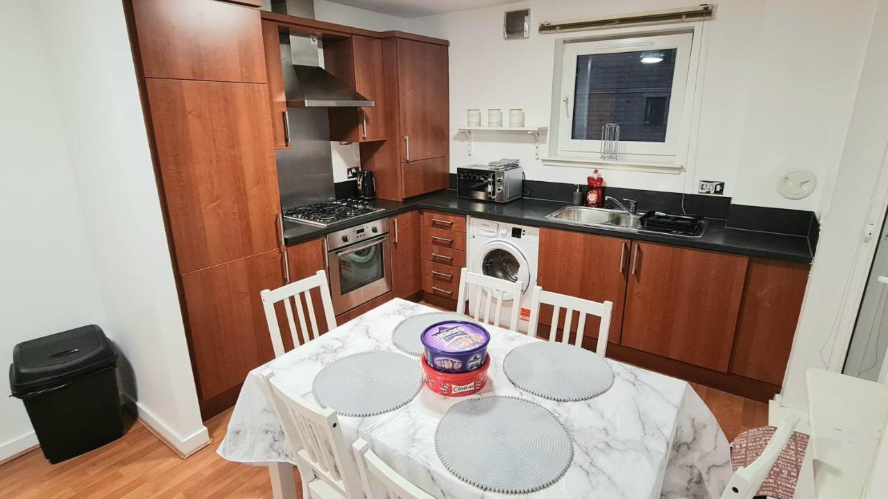 Lovely 3 Bedroom Apartment - Free Parking Edinburgh Ngoại thất bức ảnh